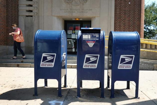 Des boîtes aux lettres devant un bureau de Poste, le 13 août 2020 à Chicago, dans l'Illinois [SCOTT OLSON / Getty/AFP/Archives]